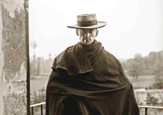 Bernard Naudin à Varennes. Photographie de Jenny de Vasson. 1909. Coll. Wolkowitsch © Wolkowitsch